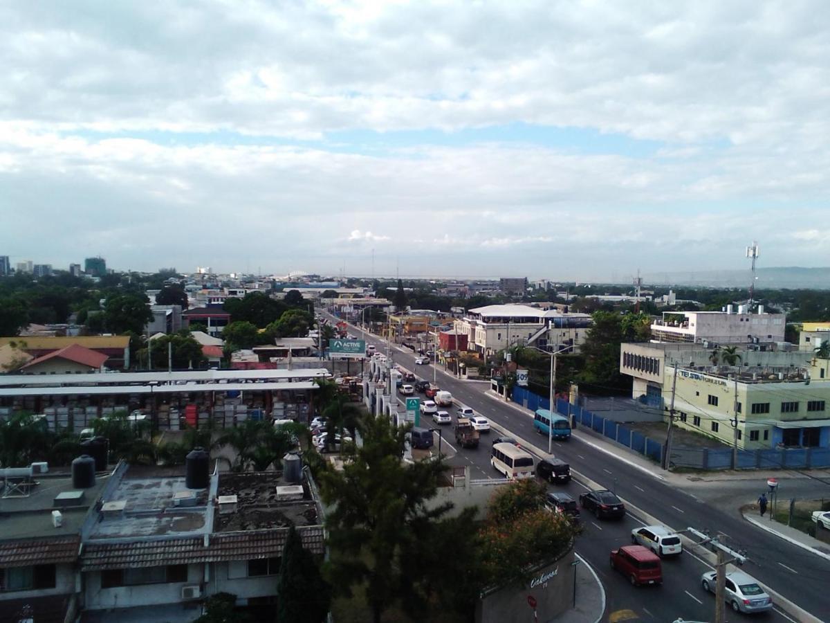 Nice Oakwood Constant Spring Rd Apt Apartment Kingston Luaran gambar
